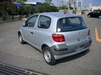 2003 Toyota Vitz Photos