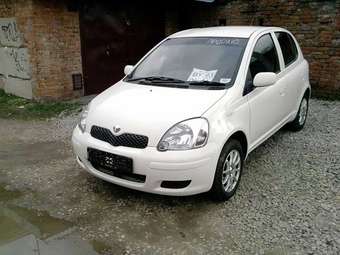 2003 Toyota Vitz Pictures