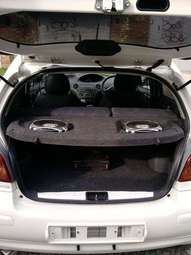 2003 Toyota Vitz Pictures