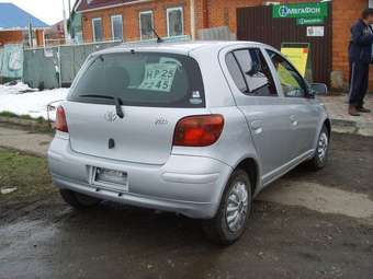 2003 Toyota Vitz Images