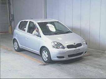 2003 Toyota Vitz Photos