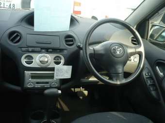 2003 Toyota Vitz Pictures