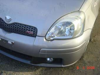 2003 Toyota Vitz Pics