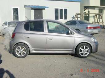 2003 Toyota Vitz Pictures