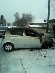 2003 Toyota Vitz Photos