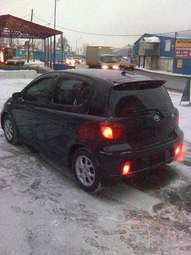 2003 Toyota Vitz Pictures