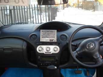 2003 Toyota Vitz Pictures