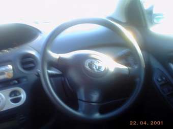 2003 Toyota Vitz Images