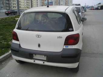 2003 Toyota Vitz Images