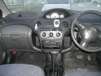 2003 Toyota Vitz Pictures