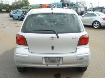 2003 Toyota Vitz Photos