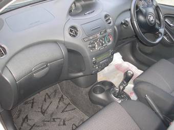 2003 Toyota Vitz Pictures