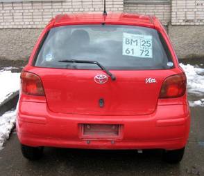 2003 Toyota Vitz Images