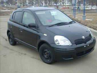 2003 Toyota Vitz Photos