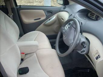 2003 Toyota Vitz Pictures