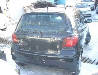 2003 Toyota Vitz Photos