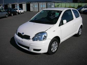 2003 Toyota Vitz Photos