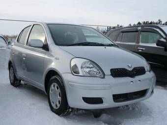 2003 Toyota Vitz Photos