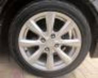 2003 Toyota Vitz Pics