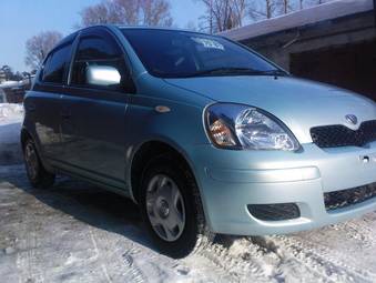 2003 Toyota Vitz Photos