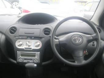 2003 Toyota Vitz Pictures