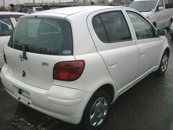 2003 Toyota Vitz Photos