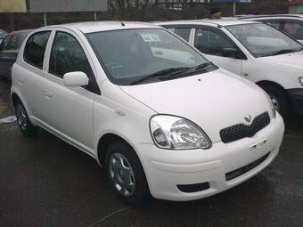 2003 Toyota Vitz Photos