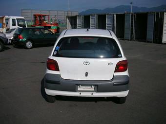 2003 Toyota Vitz Photos