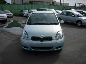 2003 Toyota Vitz Photos