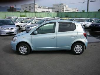 2003 Toyota Vitz Photos