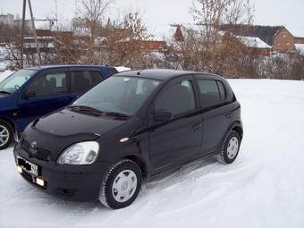 2003 Toyota Vitz Photos