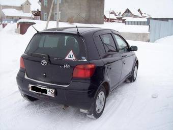 2003 Toyota Vitz Photos