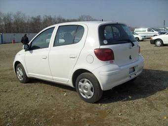 2003 Toyota Vitz Pictures