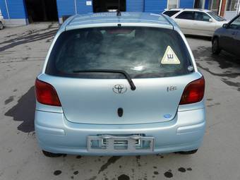 2003 Toyota Vitz Photos