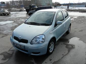 2003 Toyota Vitz Images