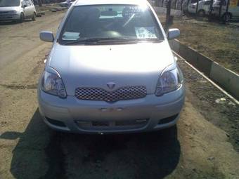 2003 Toyota Vitz Photos