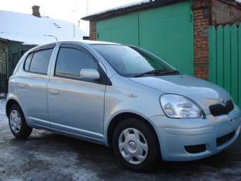 2003 Toyota Vitz Photos