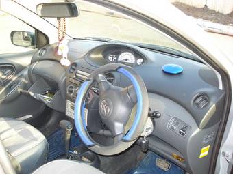 2003 Toyota Vitz Pictures