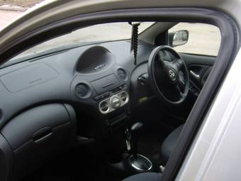 2003 Toyota Vitz Pictures