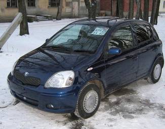 2003 Toyota Vitz Pics