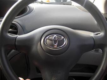 2003 Toyota Vitz Pictures