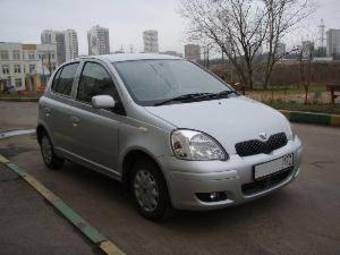 2003 Toyota Vitz Photos