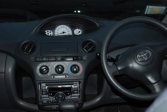 2003 Toyota Vitz Pictures
