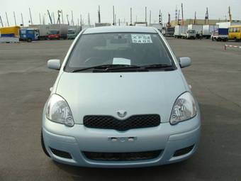 2003 Toyota Vitz Photos