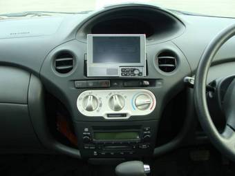 2003 Toyota Vitz Wallpapers