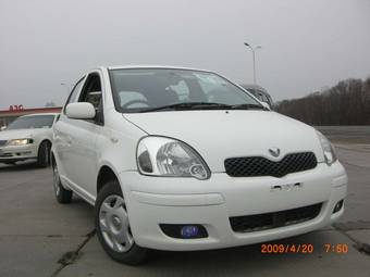 2003 Toyota Vitz Pics