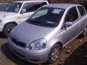 2003 Toyota Vitz Photos