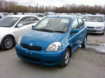 2003 Toyota Vitz Photos