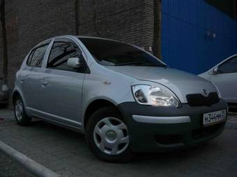 2003 Toyota Vitz Pictures