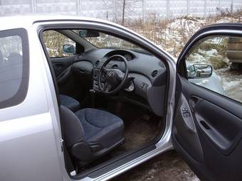 2003 Toyota Vitz Pictures